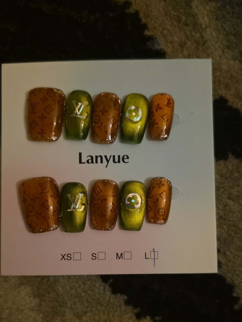 Lanyue Olive Green and Brown Press-On Nail Set